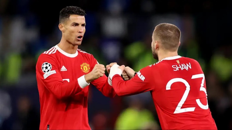 Luke Shaw ភ្ញាក់ផ្អើលនឹងរបៀបរស់នៅរបស់ Cristiano Ronaldo និងចិត្តចង់ឈ្នះដ៏កាចសាហាវរបស់ Zlatan Ibrahimovic