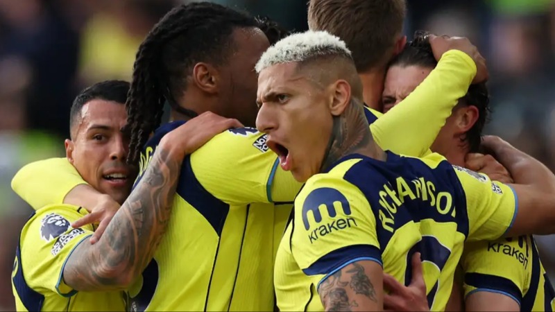 តើ Tottenham Hotspur អាចធ្វើដំណើរពីការតស៊ូគេចពីកាត់ចោលទៅកាន់ Top Four ដូច Manchester United បានដែរឬទេ?